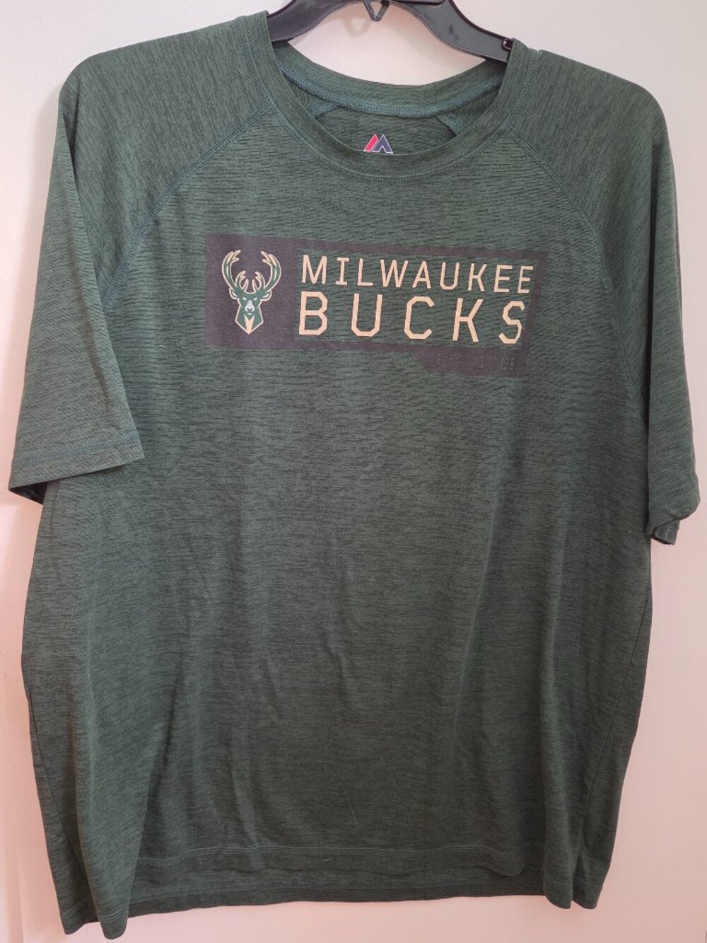 MILWAUKEE BUCKS MENS SHORT SLEEVED T-SHIRT
